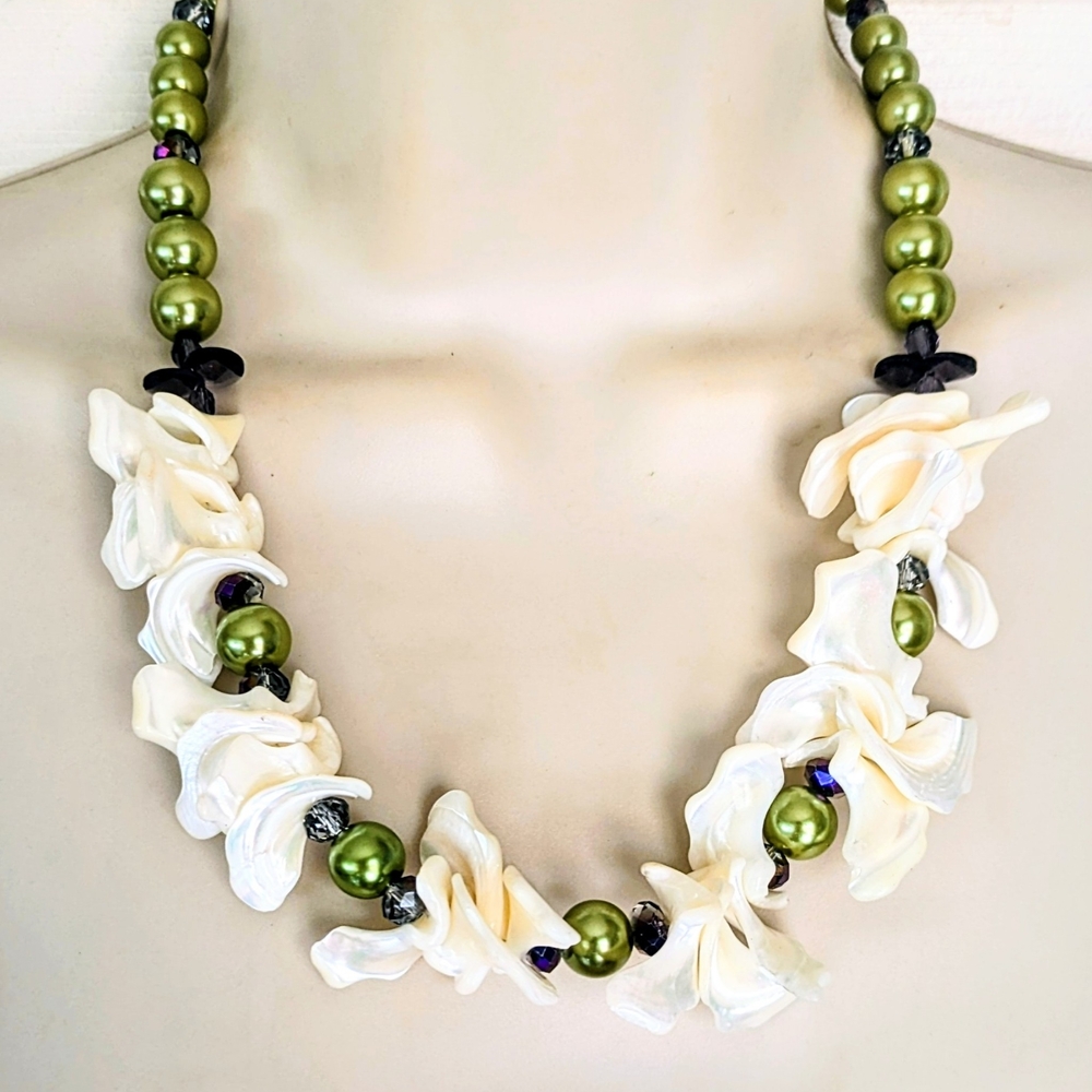 Vintage MOP Purple Crystal & Green Glass Pearl Dramatic Statement Necklace 19.5"